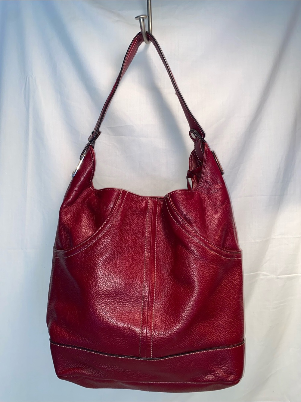 Vintage Tignanello Cherry Red Pebbled Leather Shoulder Bag - Picture 2 of 7